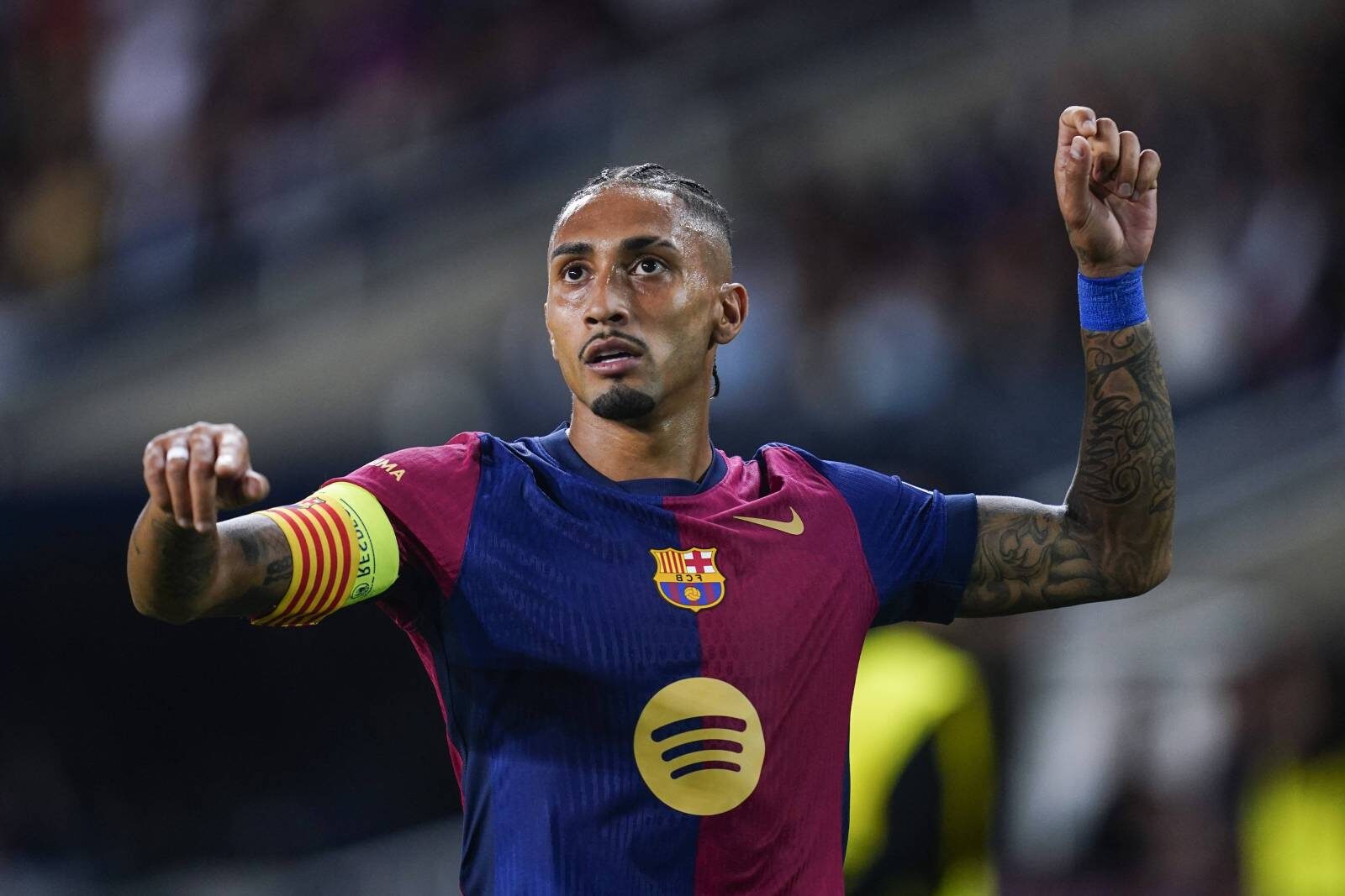 barcelona crushes villarreal!